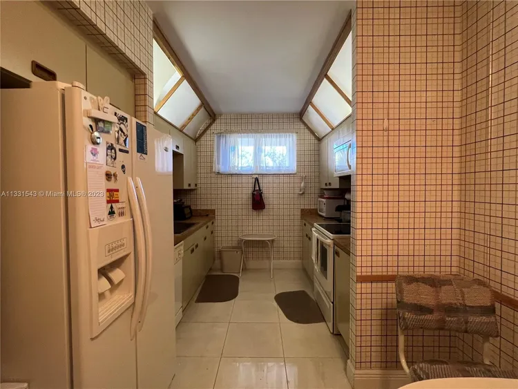 Key Colony IV Botanica #371 image #33