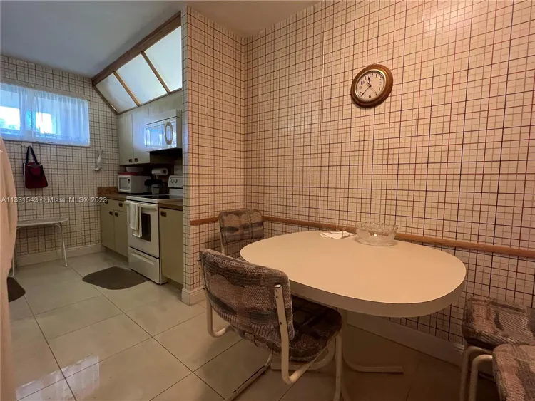 Key Colony IV Botanica #371 image #35