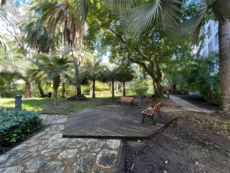 Key Colony IV Botanica #371 image #44