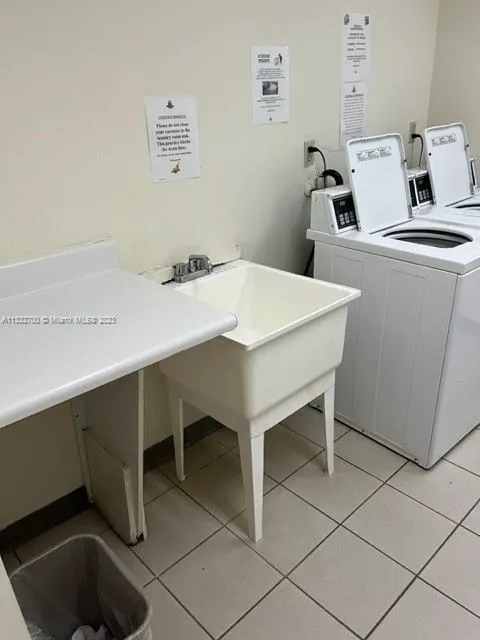 Biscayne Cove #1206 image #16