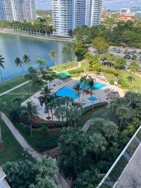 Biscayne Cove #1206 image #25