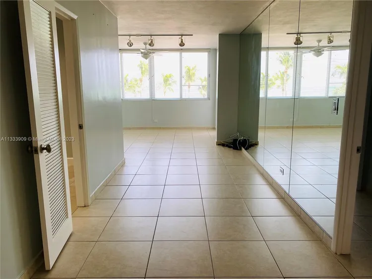 Carriage Club North #220 image #12