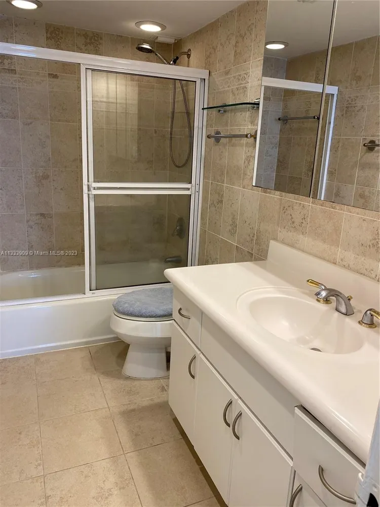 Carriage Club North #220 image #20