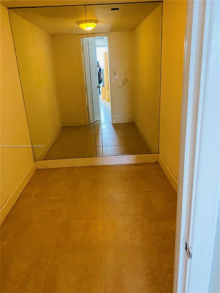 Carriage Club North #220 image #24