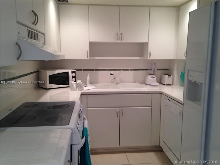 Carriage Club North #220 image #26