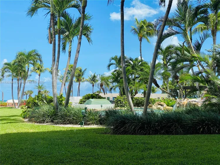 Carriage Club North #220 image #34