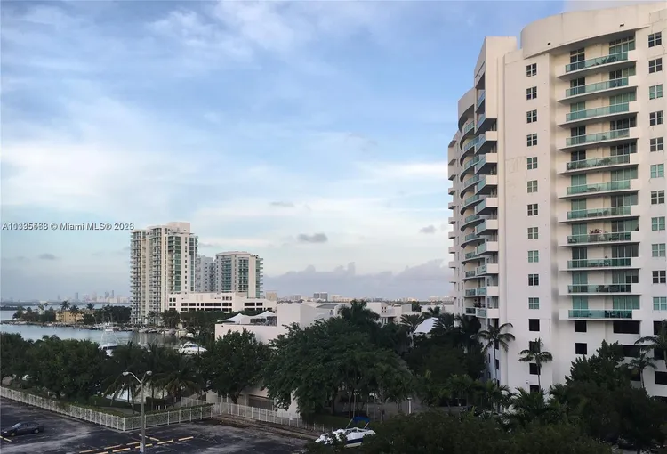 Bayshore Yacht Tennis Club #509 image #12