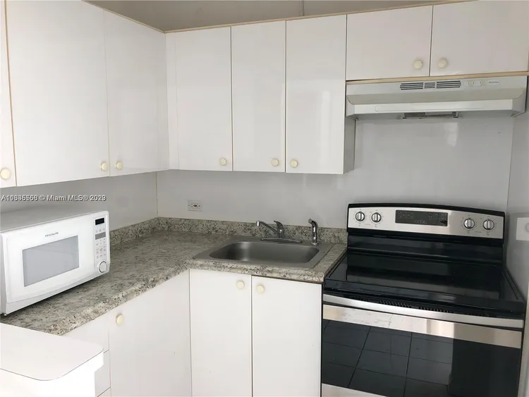 Bayshore Yacht Tennis Club #509 image #13