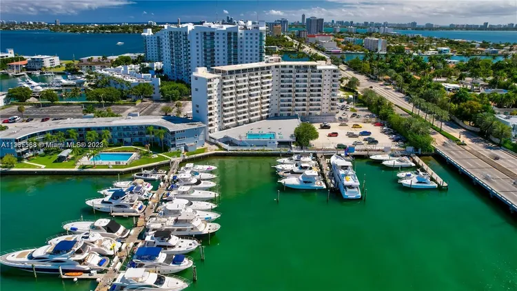 Bayshore Yacht Tennis Club #509 image #24