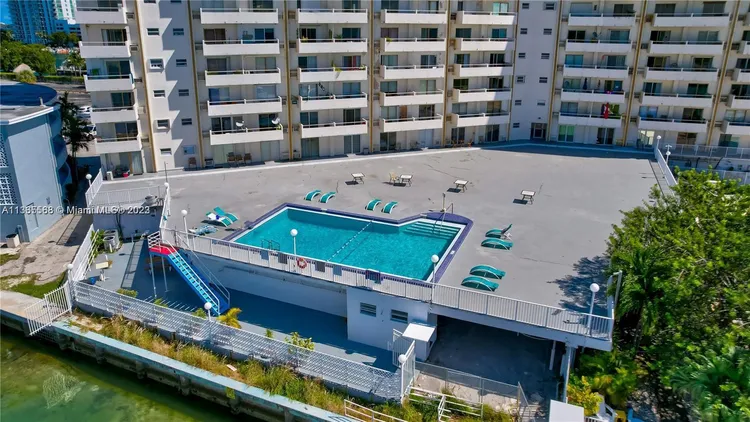 Bayshore Yacht Tennis Club #509 image #25