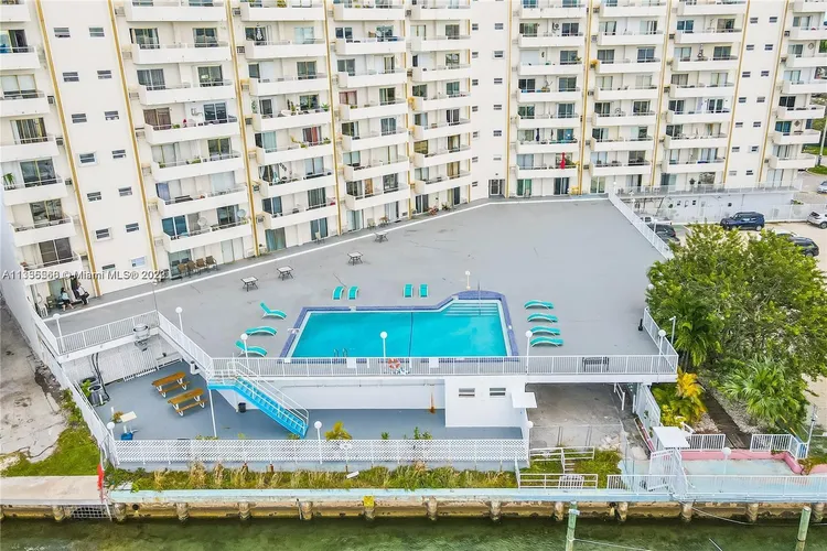 Bayshore Yacht Tennis Club #509 image #29