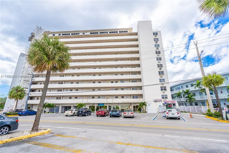 Bayshore Yacht Tennis Club #509 image #35