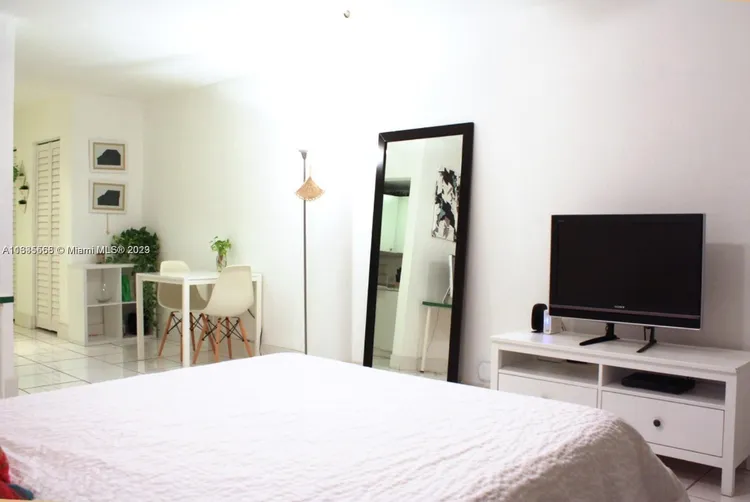 Bayshore Yacht Tennis Club #509 image #6