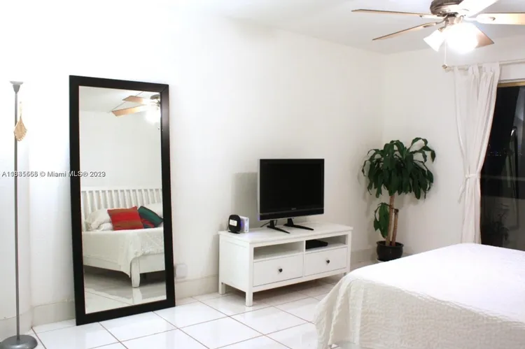 Bayshore Yacht Tennis Club #509 image #7