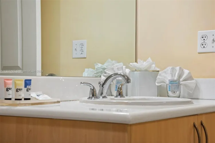 The Mutiny #1003 image #18