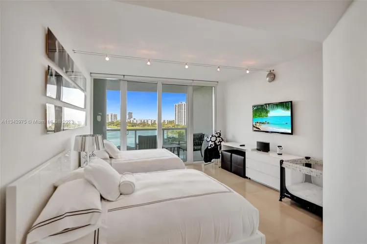 Porto Vita North Tower #902 image #34