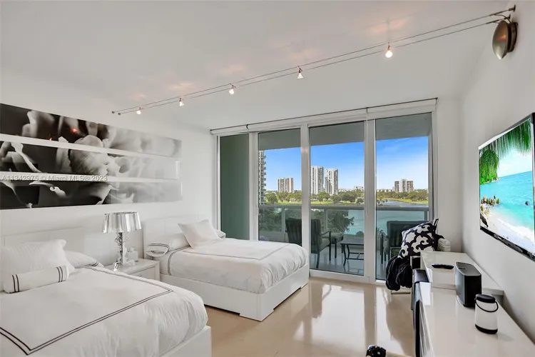 Porto Vita North Tower #902 image #35