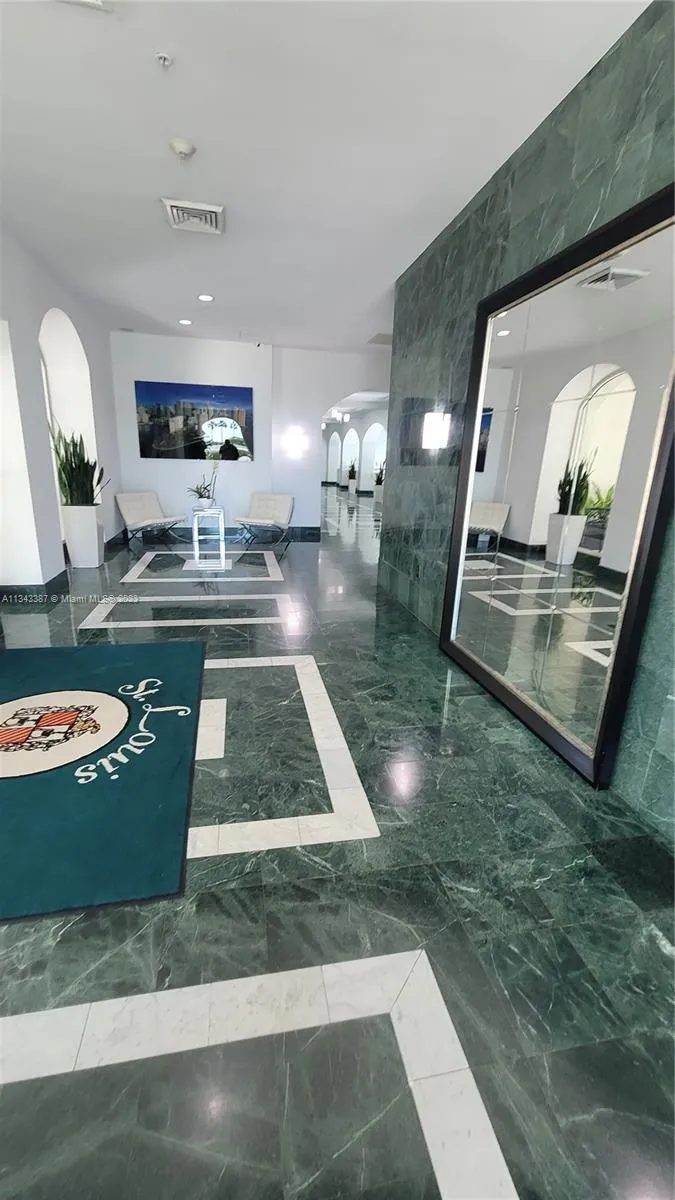 St Louis Condo #1305 image #14