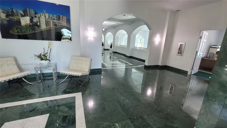 St Louis Condo #1305 image #15