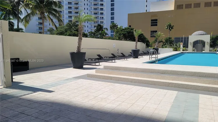 St Louis Condo #1305 image #24