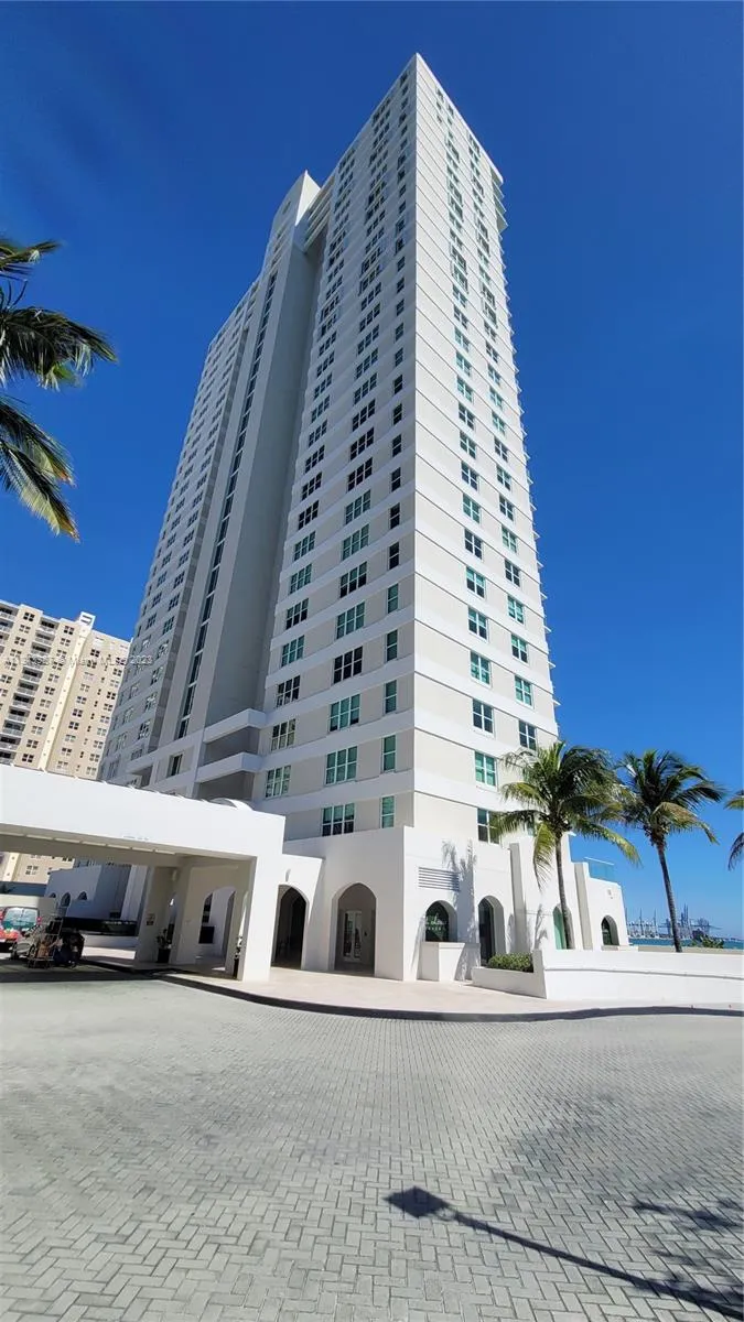 St Louis Condo #1305 image #6