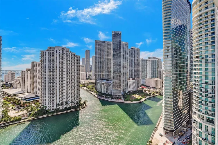 One Miami #2915 image #10