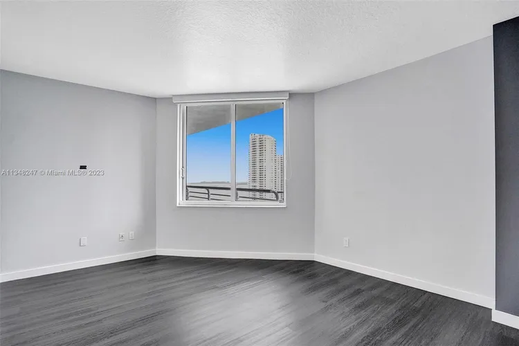 One Miami #2915 image #11