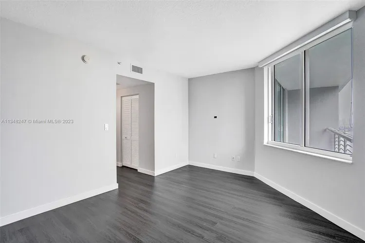 One Miami #2915 image #12