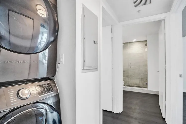 One Miami #2915 image #16