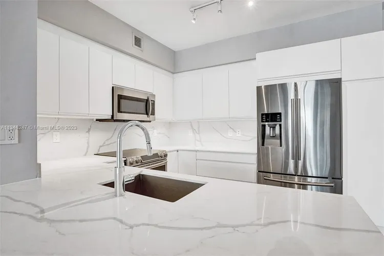 One Miami #2915 image #19