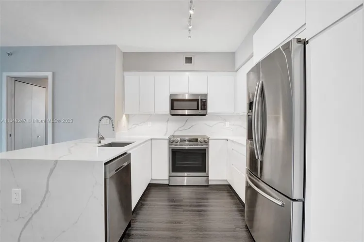 One Miami #2915 image #6