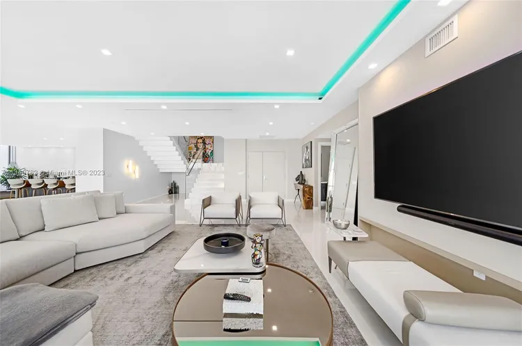 Aria on the Bay #PH15 image #19