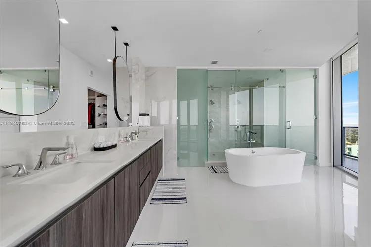 Aria on the Bay #PH15 image #41