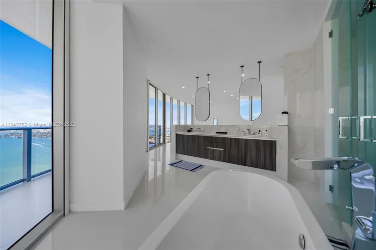 Aria on the Bay #PH15 image #42