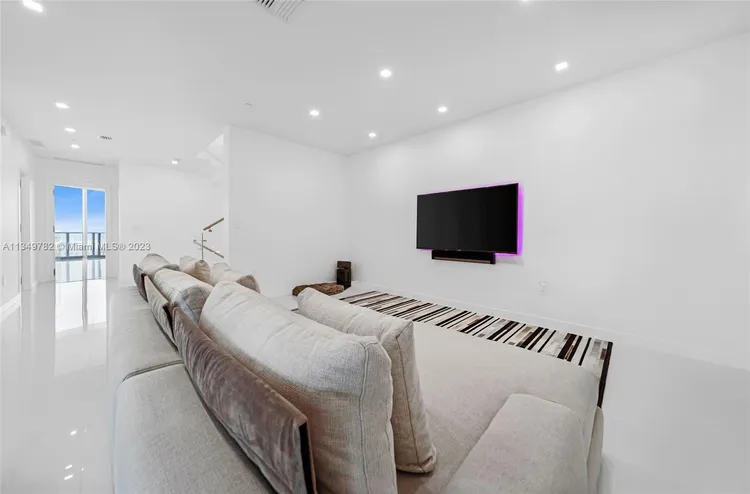 Aria on the Bay #PH15 image #48