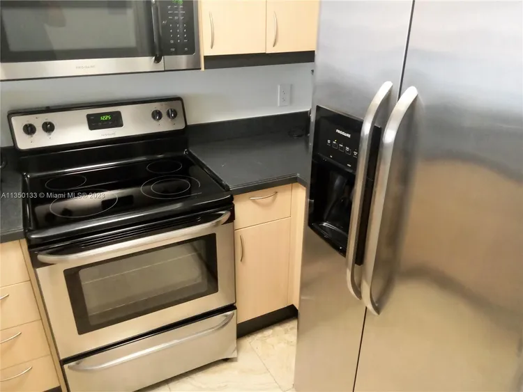 The Mutiny #913 image #11