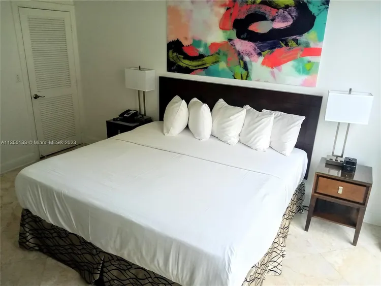 The Mutiny #913 image #9