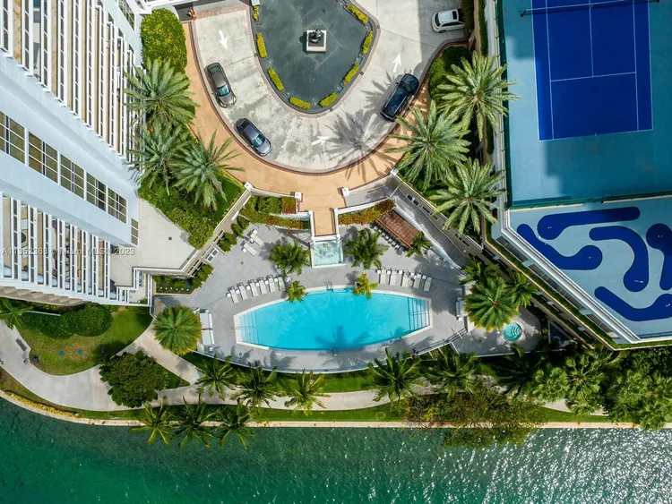 Carbonell #2902 image #24