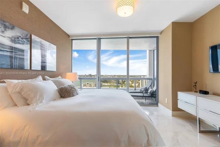 Carillon Condo North Tower #2010 image #17