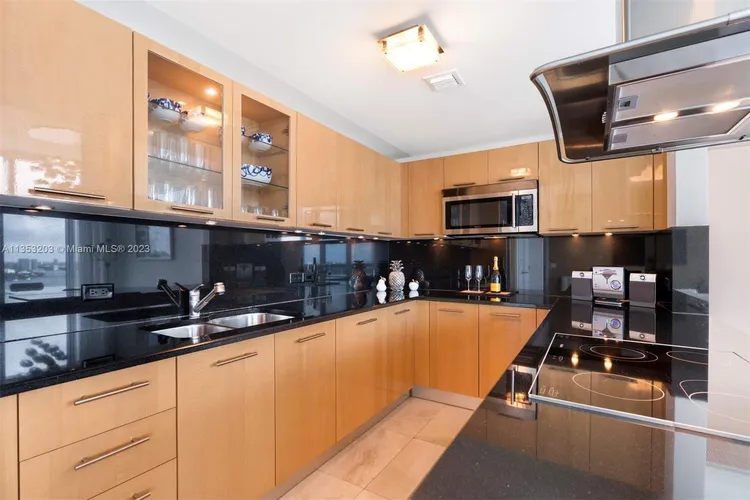 Carillon Condo North Tower #2010 image #8