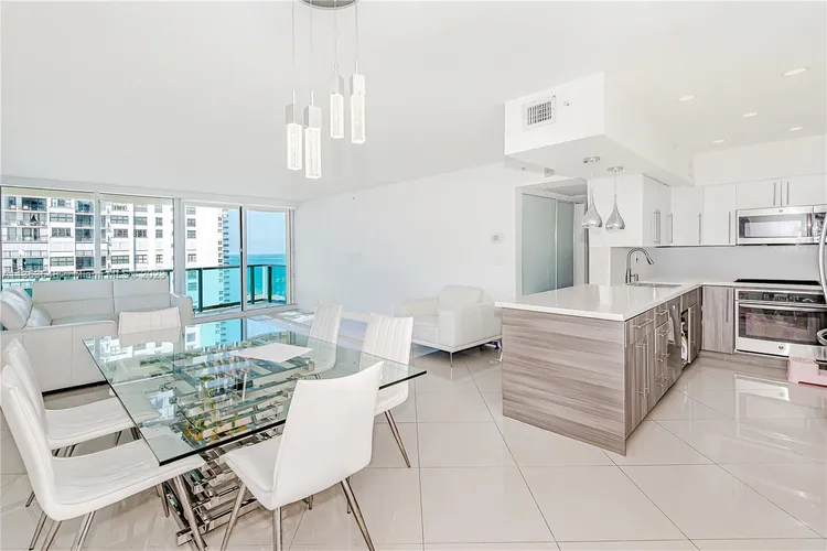 The Wave Condominium #PH36 image #10