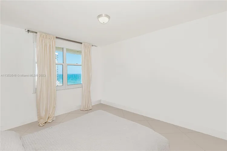 The Wave Condominium #PH36 image #15