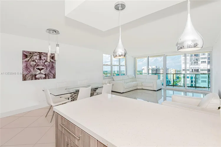 The Wave Condominium #PH36 image #9