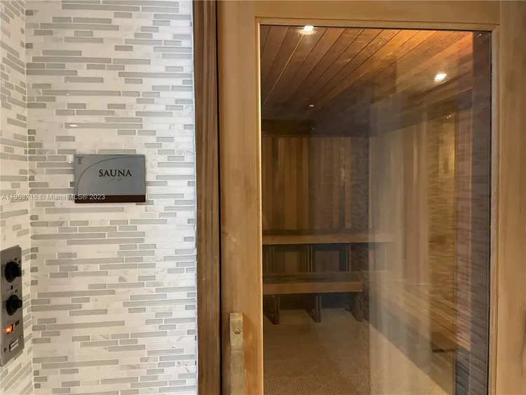 Trump Tower 1 #1006 image #12