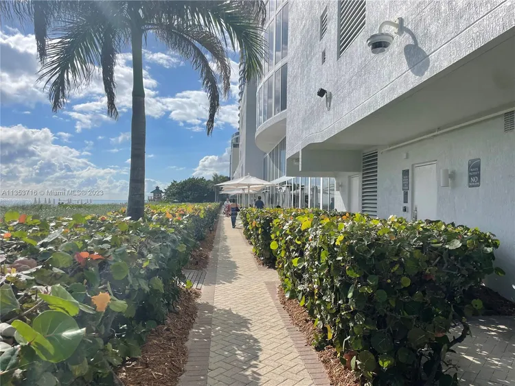 Trump Tower 1 #1006 image #37