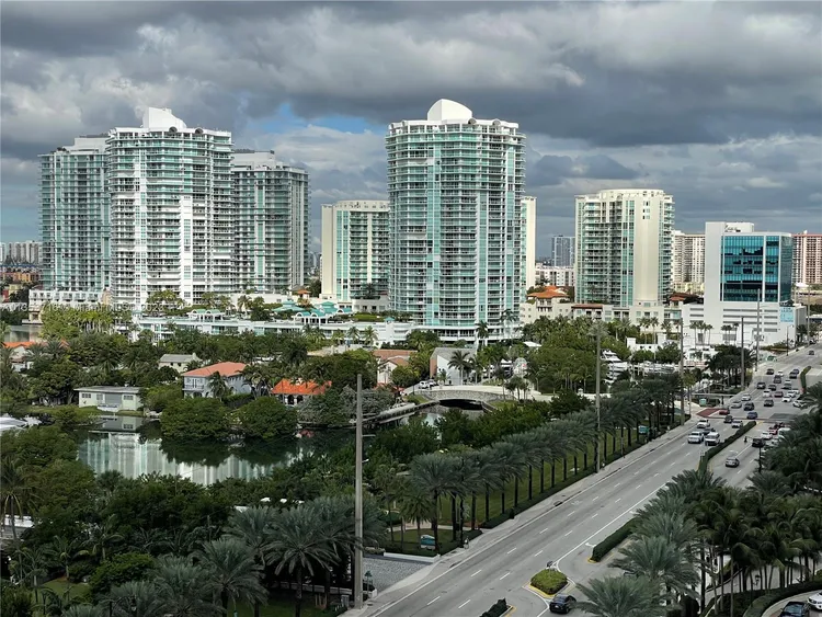 Trump Tower 1 #1006 image #60