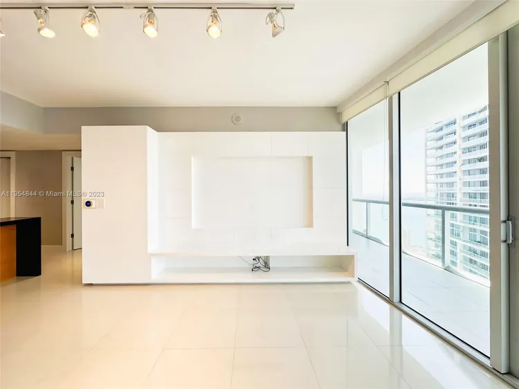 Icon Brickell I #4413 image #13