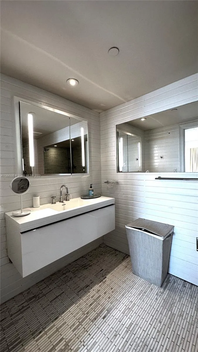 Hamptons South #1705 image #24