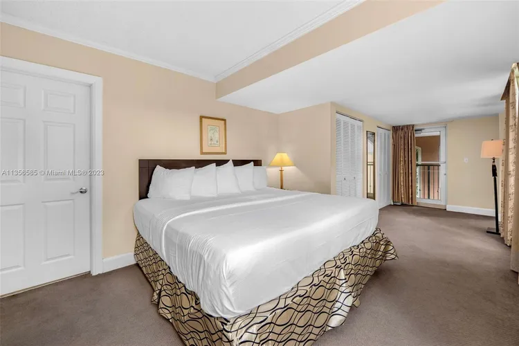 The Mutiny #204 image #12