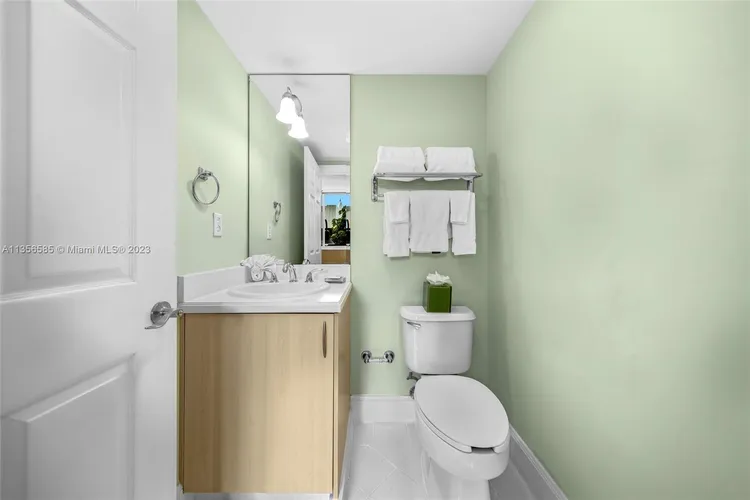 The Mutiny #204 image #14